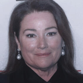 Robert O'Connor. El mayor de los hermanos de la dinastía O'Connors, heredero actual del banco BNK.